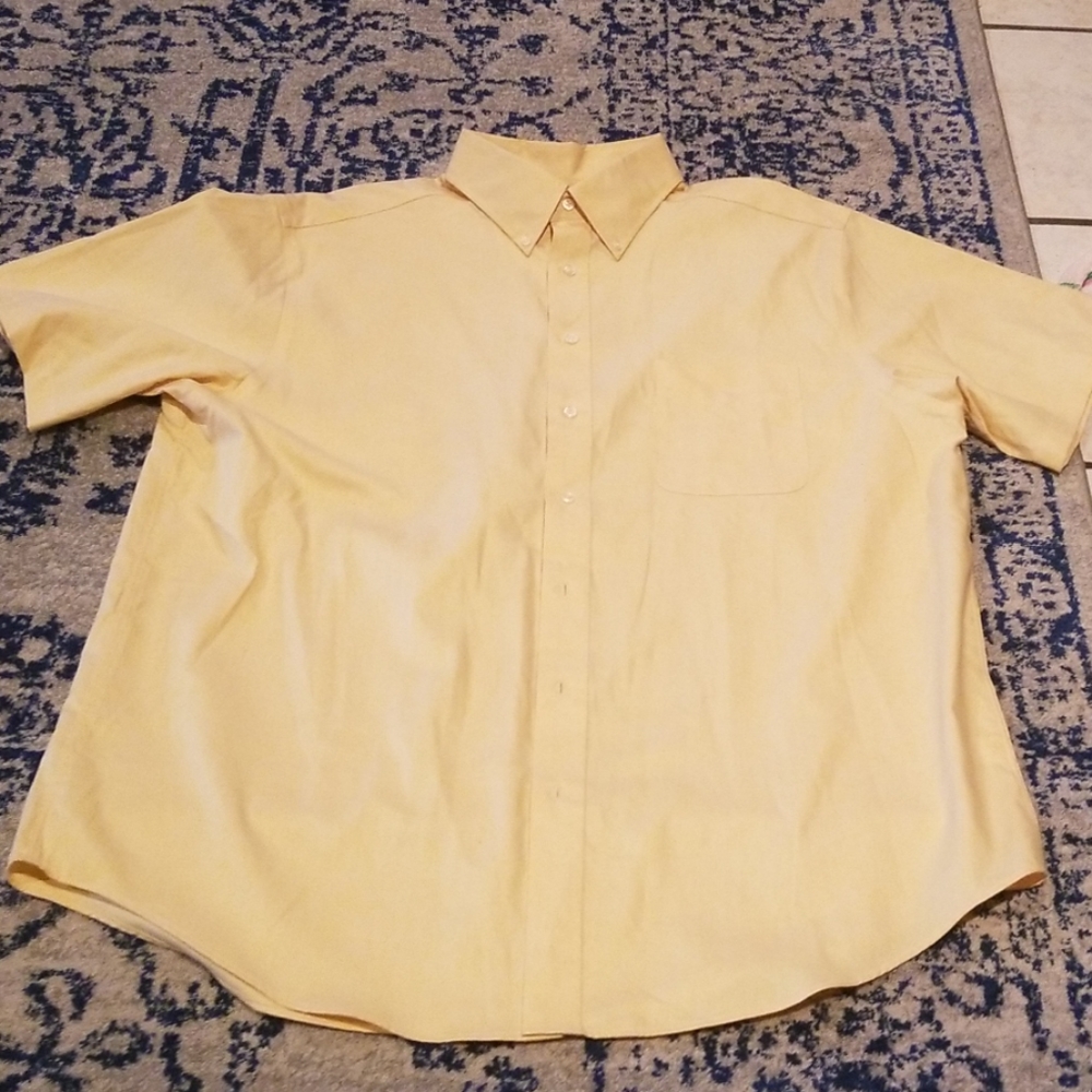 Roundtree & yorke yellow button up